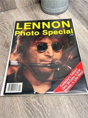 John Lennon Photo Special Collector’s Edition • 1981 • Music Memorabilia •